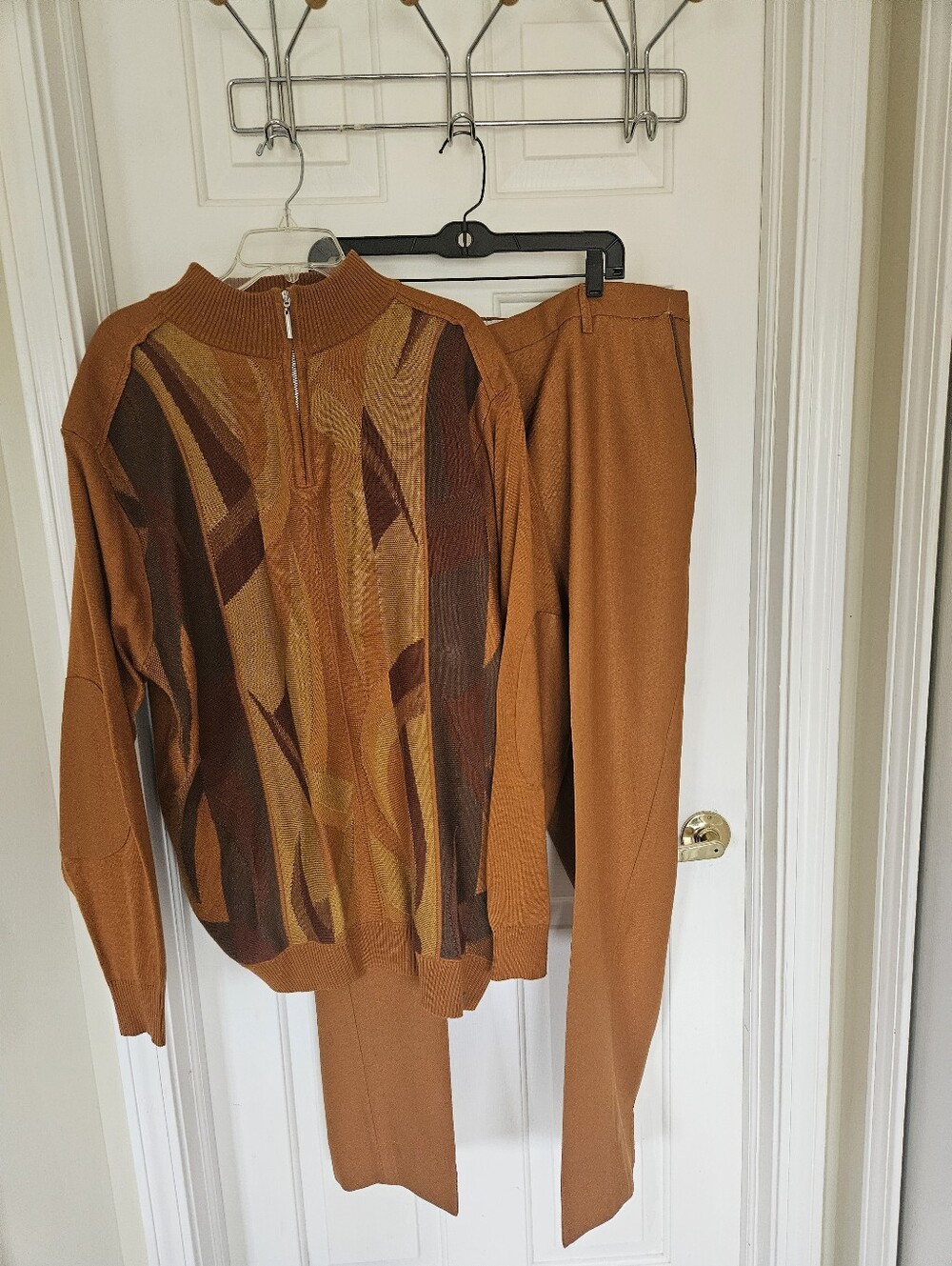 Men's Rust Brown Patterned Zip-Neck Sweater With Matching Pants